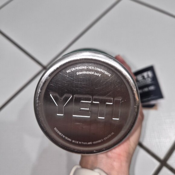 Insulated 20oz tumble with magnetic slide sip lid - Picture 4 of 14